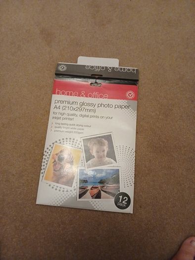 Glossy photo paper