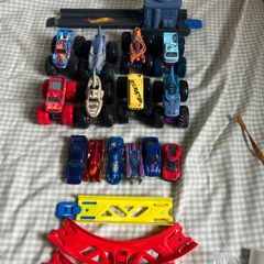 Hot wheels car bundle