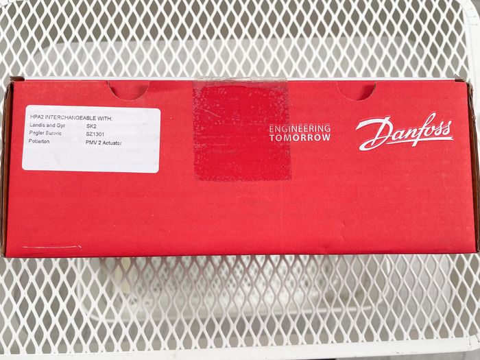 Danfoss HP22 087N6609 motorised valve, complete in original box.