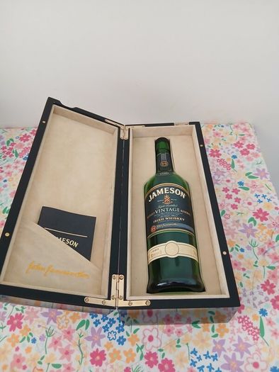 jameson rarest vintage reserve whiskey presentation set