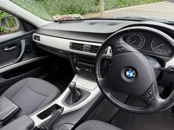 BMW 3-Series 2010