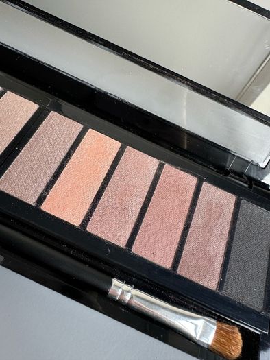 Isadora eye colour wonder bar eye make up palette