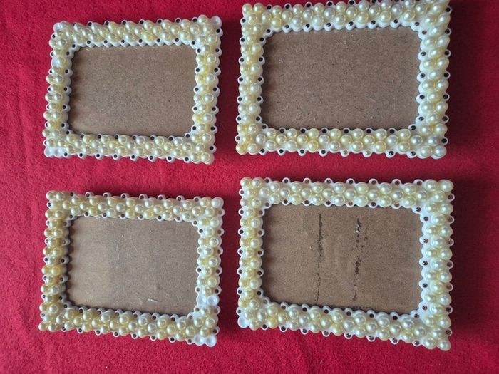 4 Small Pearl Photo Frames