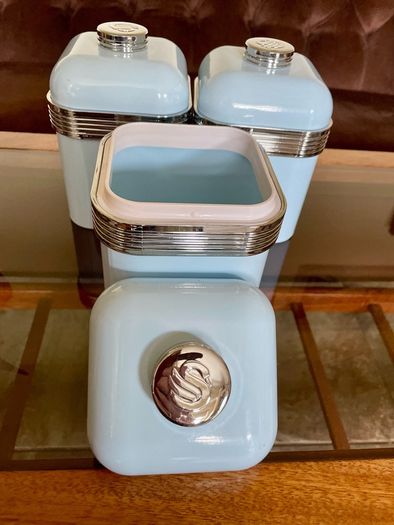 3 Swan Retro Enamel Airtight Storage Containers Powder Blue 1 litre