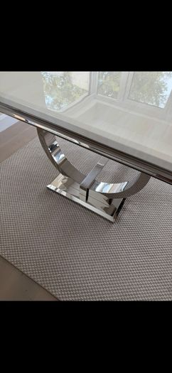 Stunning marble table like new