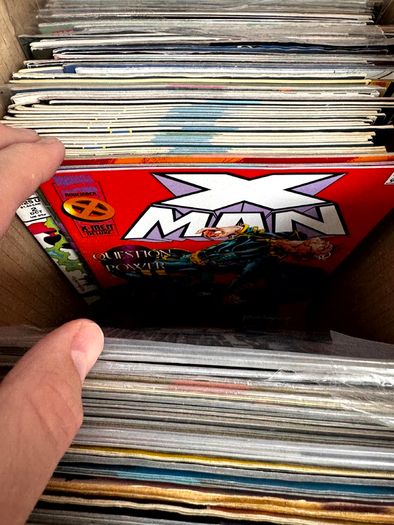 Marvel & DC Long Comic Box w 300 comics for Sale