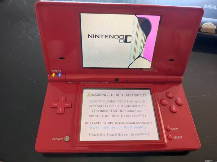 Nintendo dsi for parts or repair