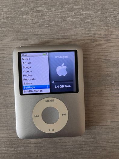 Apple iPod Nano 3rd Generation 4GB Silver A1236