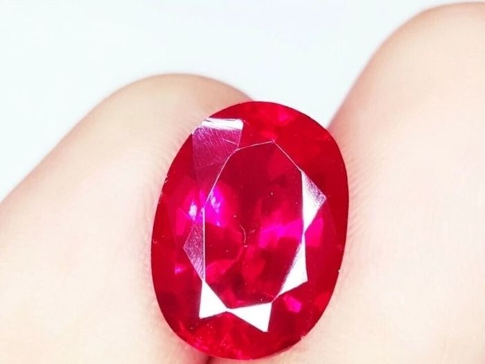 Superb Mozambique Ruby 10.02 ct with certificate