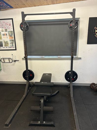Half Rack with Bars and plates
