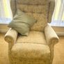 Celebrity brand electrical lift and rise recliner Image 4