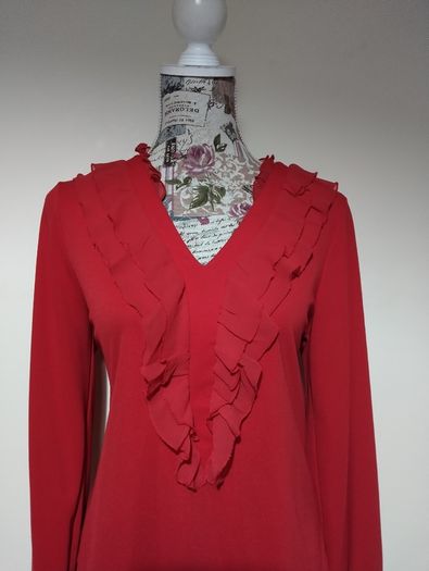 Red Ruffle Gallery Top, New With Tags