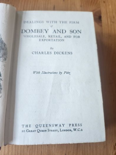 Charles Dickens Set Of 16 Hardback With Many Different Illustrators. See Photos For Same.this Is An Nice Set In Good Condition Featuring Over 20 Of His Famous Novels. See Photos For Same.