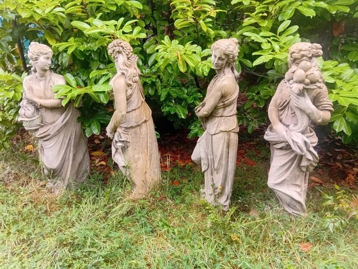 garden statues