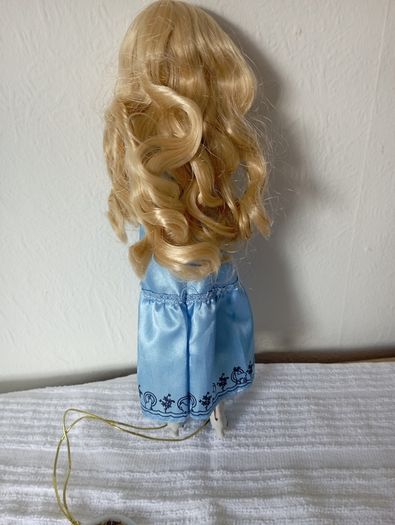 Through the looking glass Alice doll