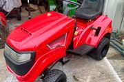 Ride on lawnmower