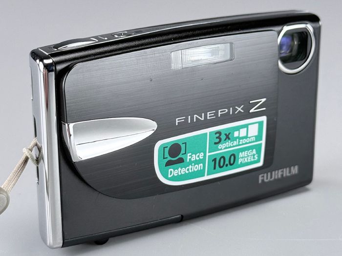 Fujifilm FinePix Z20fd, an ultra-compact digital point-and-shoot camera