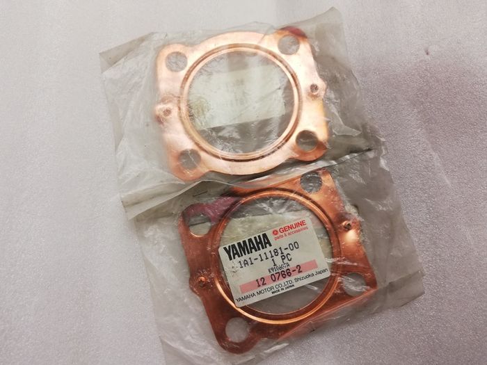 Yamaha RD400 head gaskets