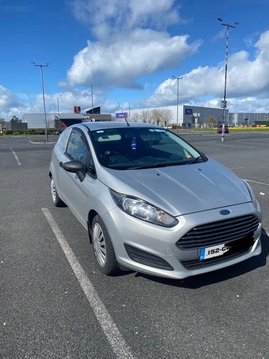 Ford Fiesta Van 152