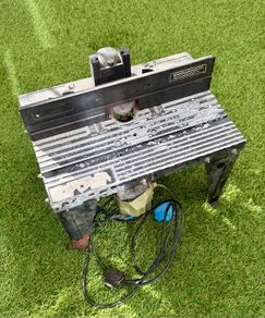 Black & Decker KW900E 1200W Router with Router Table