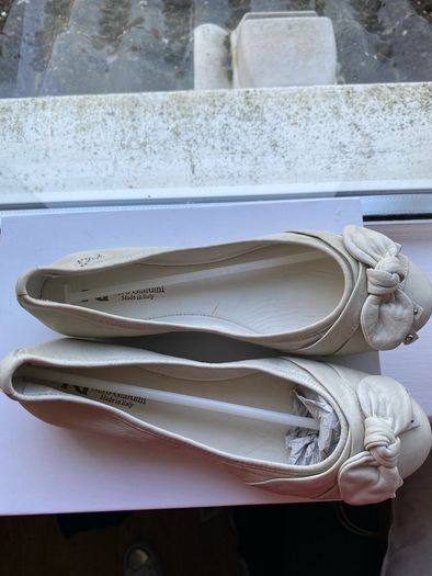 NWOT Nero Giardini ladies leather pumps