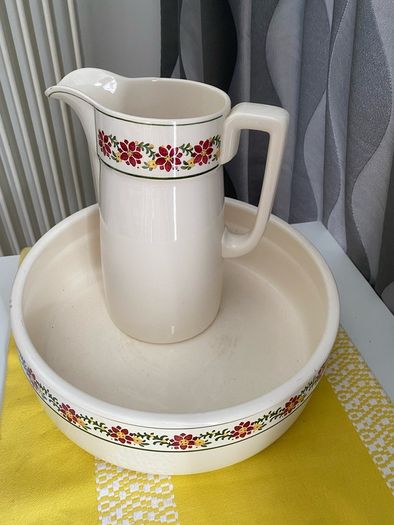 ceramic vintage wash bowls & matching pitchers