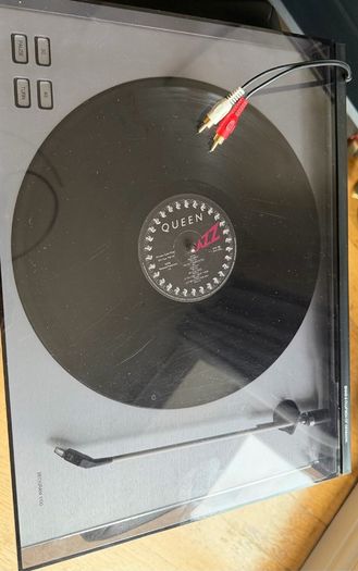 Bang Olufsen Beogram 1700 turntable