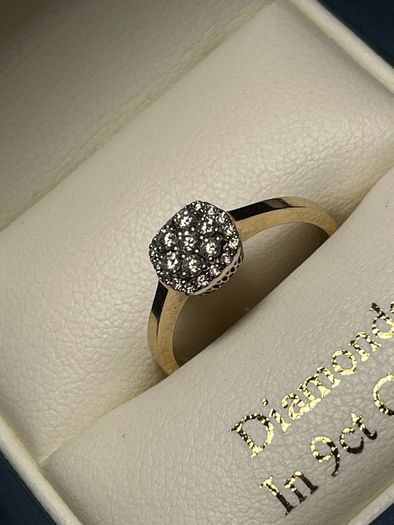 Diamond and Gold engagement ring