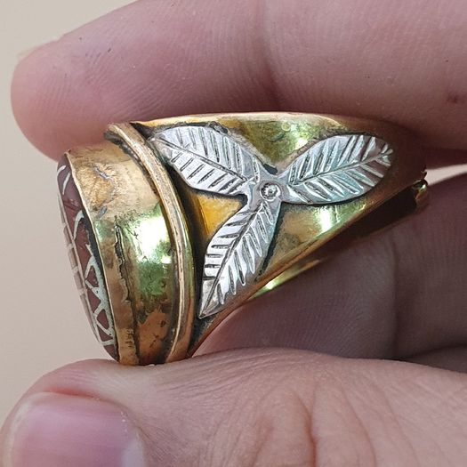 Vintage Etched Carnelian Agate Ring Brass & Silver Inlay, Flower Design