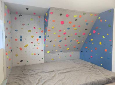 Home climbing wall and matting