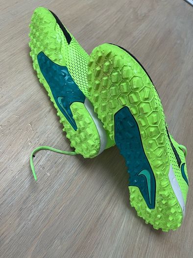 Nike Astro Trainers - UK 7.5