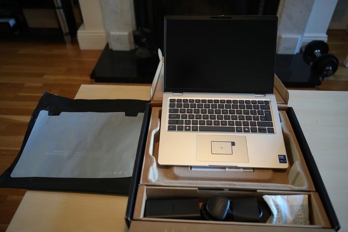 Dell Pro 14 Plus, business sleek laptop, NEW