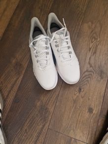 golf shoes