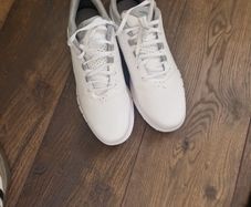 golf shoes