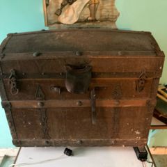 old travel chest early 1900s