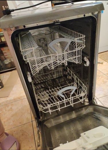 Hotpoint Ultima Super Silent Dishwasher