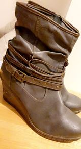 Woman's wedge heel ankle boot