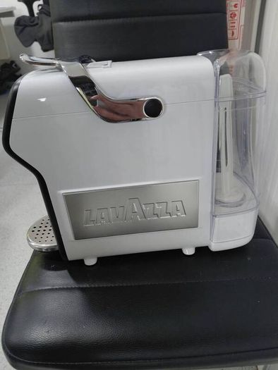 Lavazza A Modo Mio MagiaCoffee Machine