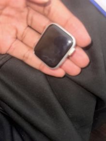 Apple Watch SE activation lock