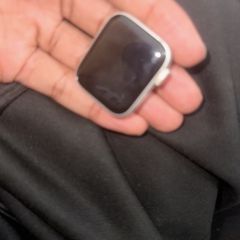 Apple Watch SE activation lock