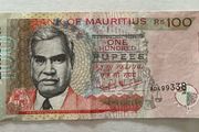 Mauritius 100 Rupees 1999 Banknote