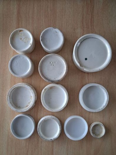 Lot of vintage lids and bases