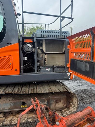 Doosan DX 140