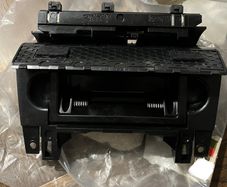 Audi A4 RS4 2001-08 Front Ashtray Single DIN Radios 8E0857951H 4PK New Genuine
