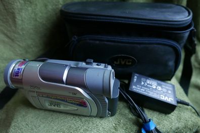 Jvc Gr-d21ek Digi Zoom 700x Video Camera Camcorder, Battery, Charger- Tested