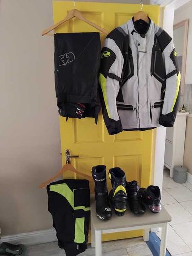 Motorbike SUZUKI GSX 750 F & Gear Accessories