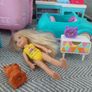 Barbie playset + 2 little dolls Image 3