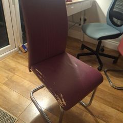 Dining room chair