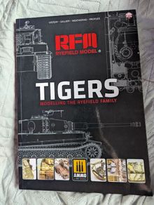 Ryefield Model Tigers Modelling the Ryefield Family Book - Ammo by Mig