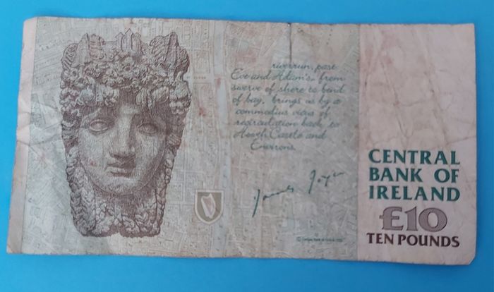 Irish 3 X 1999 Ten Pound banknots in Fine  condition